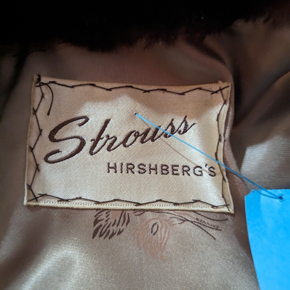 Garage Sale By May.Vintage faux fur coat - Picture 3 of 8